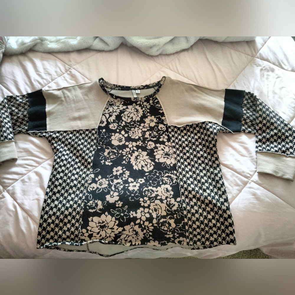 Floral and Houndstooth Patterned Sweatshirt